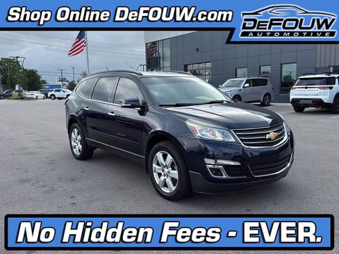 Used 2017 Chevrolet Traverse LT w/ Style and Technology Package FWD image 1