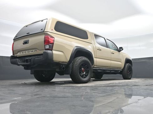 Used 2019 Toyota Tacoma TRD Off-Road image 30