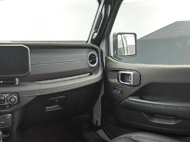 Used 2024 Jeep Wrangler High Altitude AWD/4WD image 29