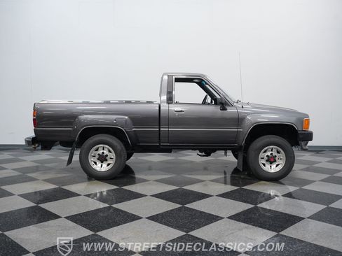 Used 1987 Toyota Pickup 4x4 Regular Cab image 15