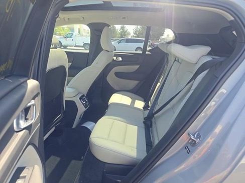 Used 2026 Volvo XC40 B5 Plus AWD/4WD image 3