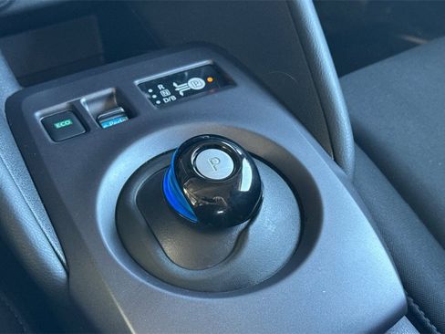 Used 2023 Nissan Leaf S image 20