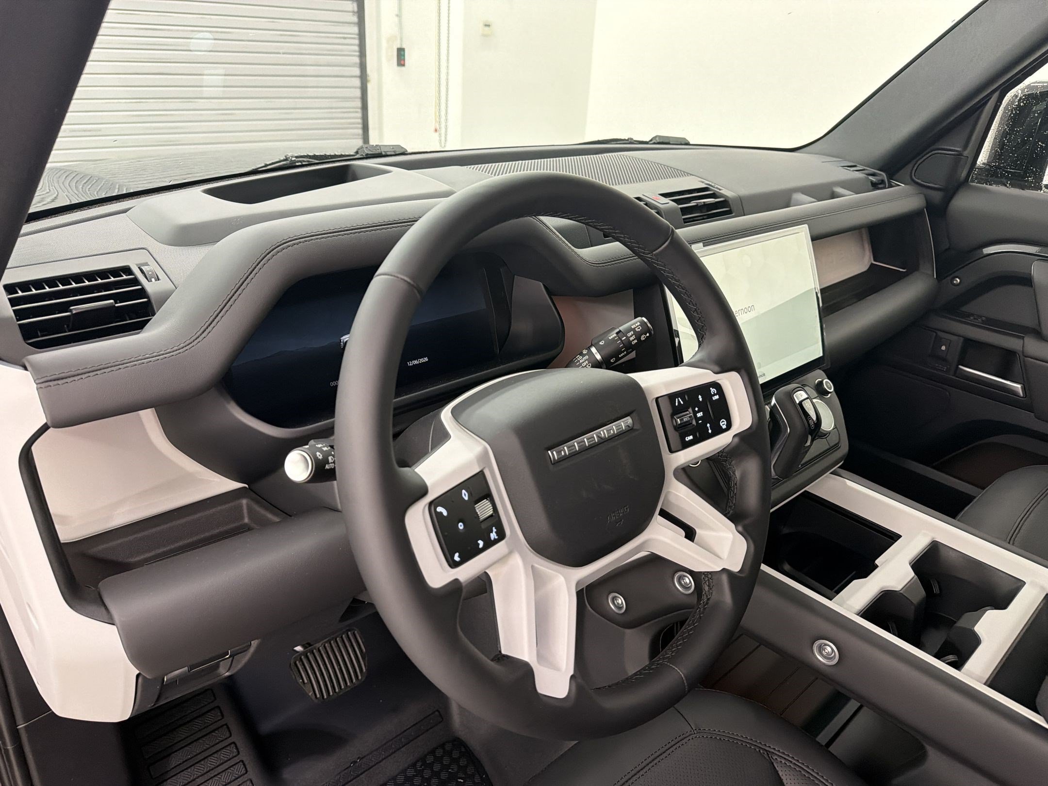 New 2026 Land Rover Defender 110 X-Dynamic SE AWD/4WD image 4