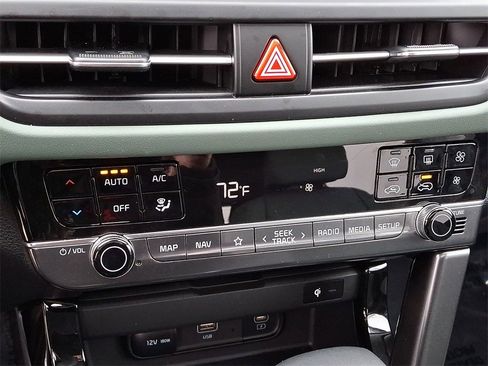 Certified 2025 Kia Seltos SX w/ SX Sunroof Package image 17