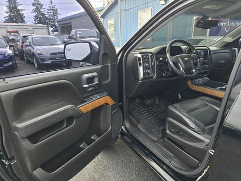 Used 2016 Chevrolet Silverado 1500 LTZ image 18
