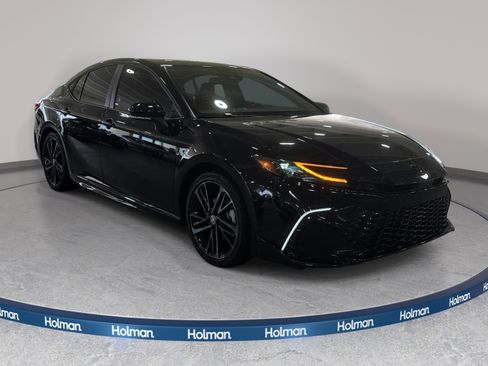 Used 2026 Toyota Camry XSE FWD image 3
