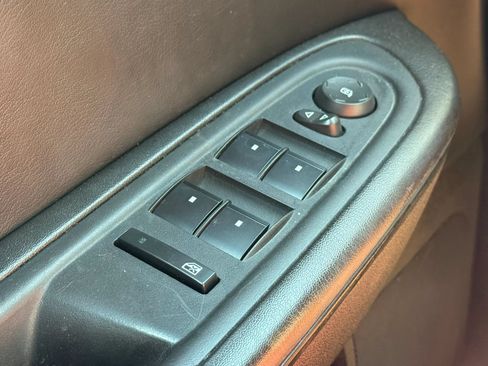 Used 2017 Chevrolet Traverse LT w/ Style and Technology Package FWD image 35
