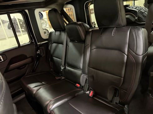 Used 2024 Jeep Wrangler Unlimited Rubicon image 36