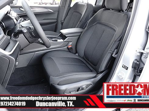 New 2025 Jeep Grand Cherokee Laredo X image 13