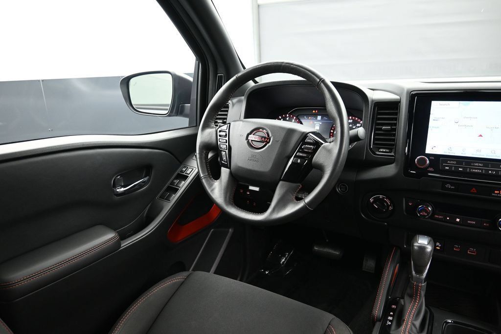Used 2023 Nissan Frontier PRO-4X w/ Technology Package AWD/4WD image 32