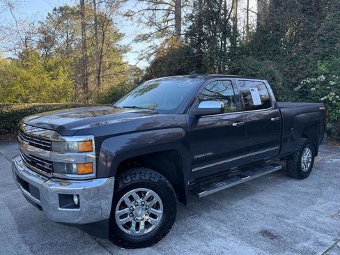 Used 2016 Chevrolet Silverado 2500 LTZ image 4