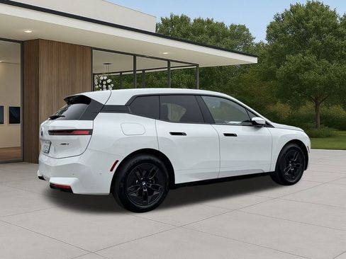 Used 2026 BMW iX xDrive45 w/ Premium Package image 7