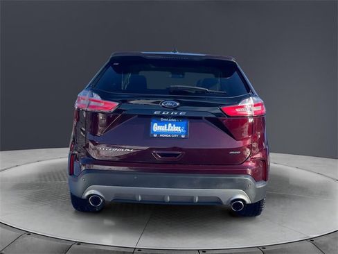 Used 2022 Ford Edge Titanium image 4
