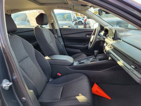 Used 2023 Honda Accord EX image 19