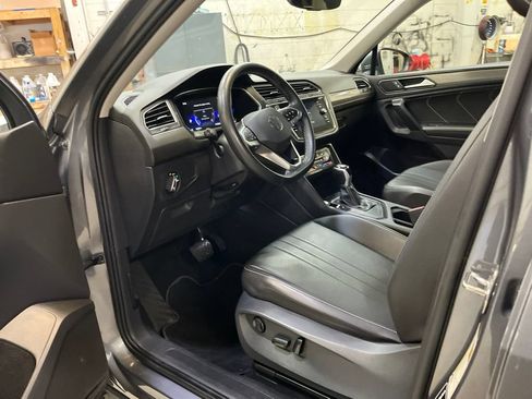 Used 2023 Volkswagen Tiguan SE FWD image 10