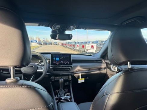 New 2026 Jeep Compass Latitude w/ Sun and Sound Group image 24