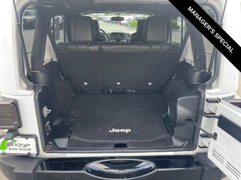 Used 2014 Jeep Wrangler Unlimited Sahara AWD/4WD image 18