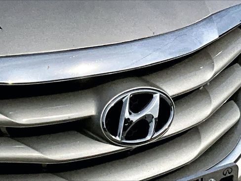 Used 2011 Hyundai Sonata GLS FWD image 10