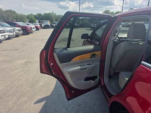 Used 2012 Lincoln MKX FWD image 8