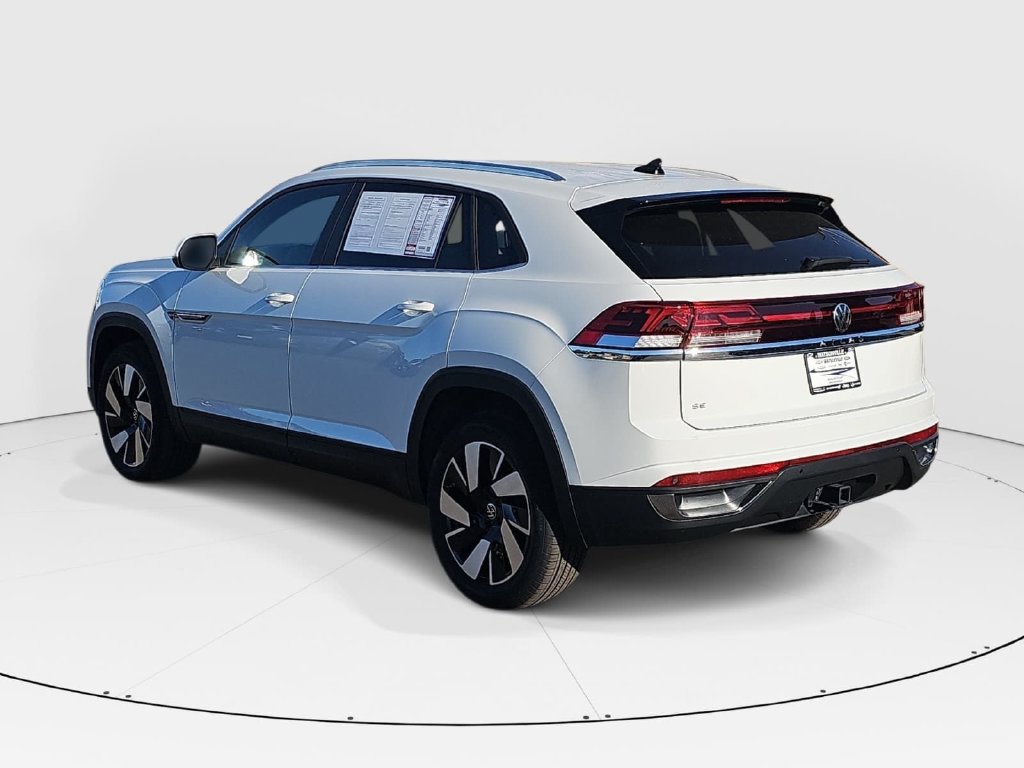 Used 2024 Volkswagen Atlas Cross Sport SE FWD image 5