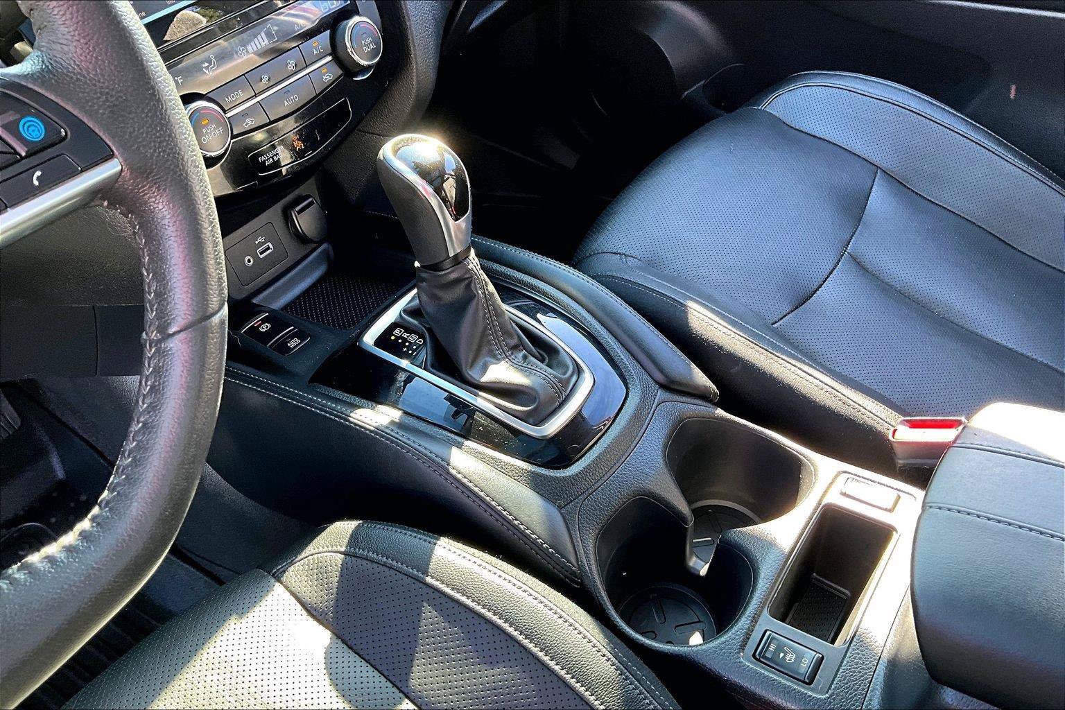 Used 2020 Nissan Rogue SL w/ Premium Package AWD/4WD image 19