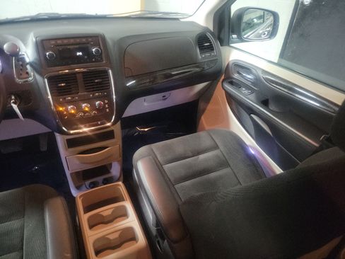 Used 2015 Dodge Grand Caravan SE w/ Quick Order Package 29E SE FWD image 14