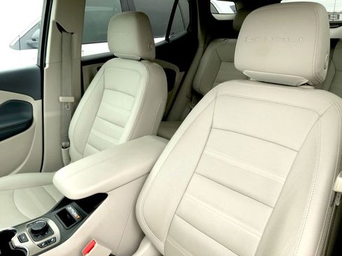 Used 2023 GMC Terrain Denali AWD/4WD image 14
