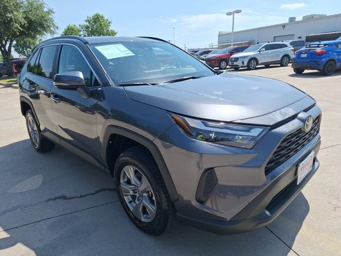 Used 2025 Toyota RAV4 XLE FWD image 8