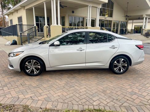 Used 2023 Nissan Sentra SV image 2