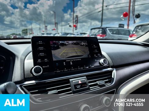Used 2018 Honda Accord LX image 27