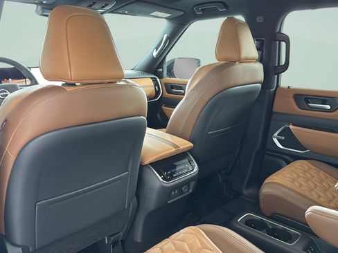 Used 2025 Nissan Armada Platinum Reserve w/ Convenience Package RWD image 23