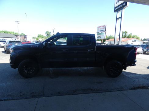 Used 2023 Chevrolet Silverado 1500 Custom Trail Boss AWD/4WD image 10
