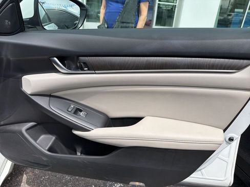 Used 2022 Honda Accord Touring image 22