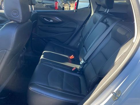 Used 2023 GMC Terrain SLT image 8