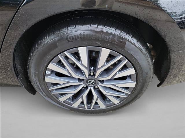 Used 2025 Nissan Altima 2.5 SV FWD image 12