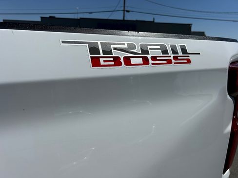 Used 2020 Chevrolet Silverado 1500 LT Trail Boss AWD/4WD image 10