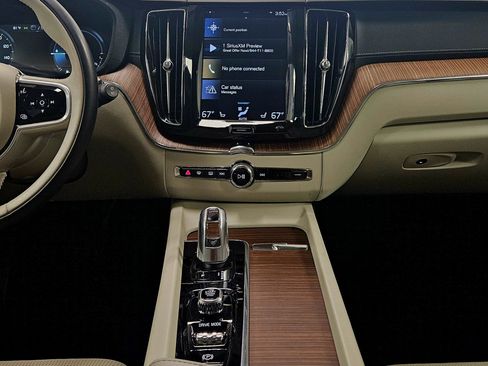 Used 2019 Volvo XC60 T8 Inscription w/ Advanced Package image 14