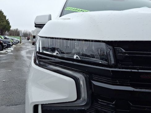 Used 2024 Chevrolet Tahoe Z71 w/ Luxury Package image 9