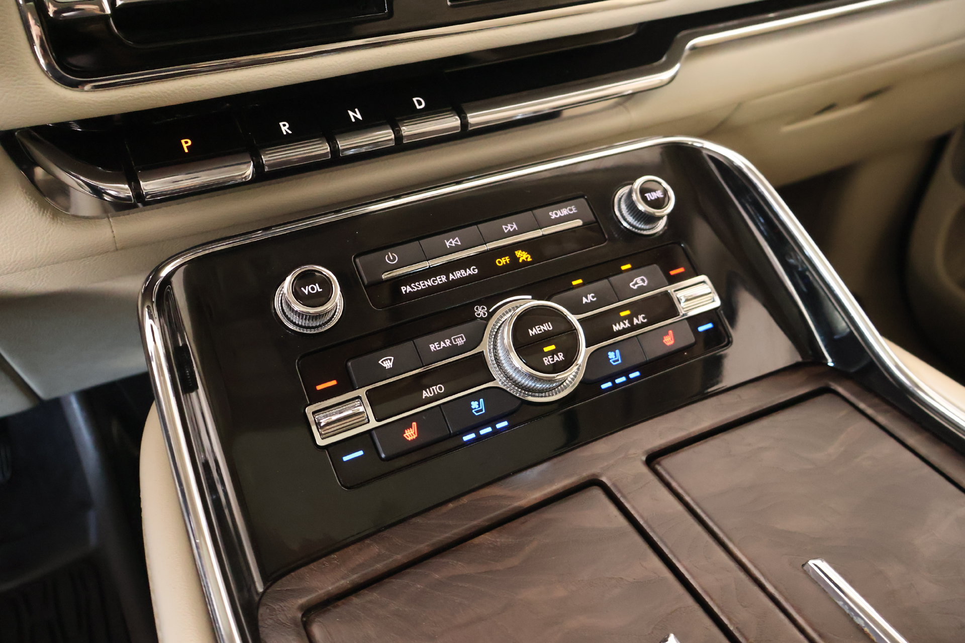 Used 2019 Lincoln Navigator Reserve w/ Cargo Package AWD/4WD image 8