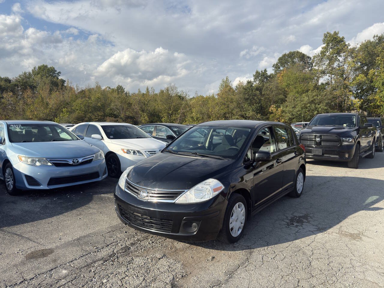 Used 2012 Nissan Versa 1.8 S w/ Plus Pkg FWD image 2