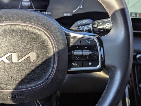 Used 2024 Kia Carnival SX image 29