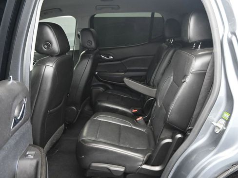 Used 2020 GMC Acadia SLT w/ Driver Alert Package II image 20