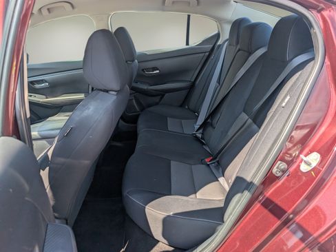 Used 2022 Nissan Sentra SV w/ All-Weather Package FWD image 11