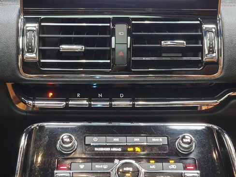 Used 2020 Lincoln Navigator Reserve w/ Luxury Package AWD/4WD image 29