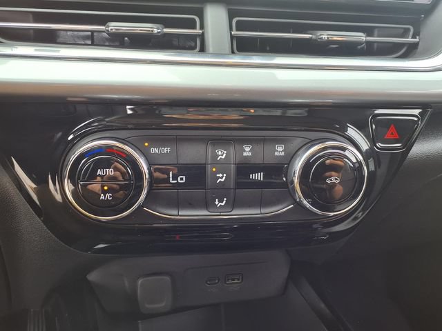 Used 2025 Chevrolet Trax LT FWD image 30