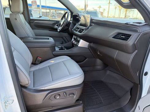 Used 2023 GMC Yukon SLT AWD/4WD image 28