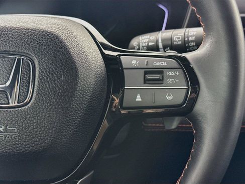 Used 2025 Honda Pilot TrailSport image 18