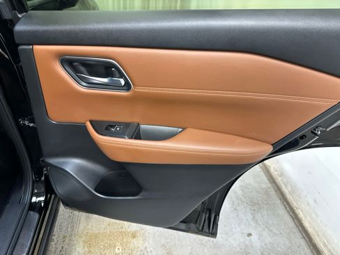 Certified 2024 Nissan Rogue Platinum image 29