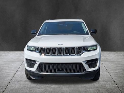 Used 2023 Jeep Grand Cherokee Laredo w/ Trailer Tow Prep Group (B) RWD image 10
