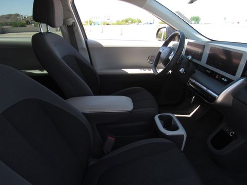 Used 2024 Hyundai Ioniq 5 SEL image 8